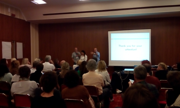 Gestalt Foundation - 12o &Pi;&alpha;&nu;&epsilon;&upsilon;&rho;&omega;&pi;&alpha;ϊ&kappa;ό &Sigma;&upsilon;&nu;έ&delta;&rho;&iota;&omicron; &Psi;&upsilon;&chi;&omicron;&theta;&epsilon;&rho;&alpha;&pi;&epsilon;ί&alpha;&sigmaf; Gestalt